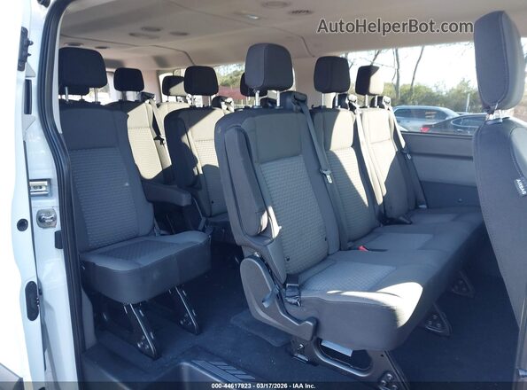 1FBAX2YG9PKA94248 2023 FORD PASSENGER White Widok naklejki z numerem VIN