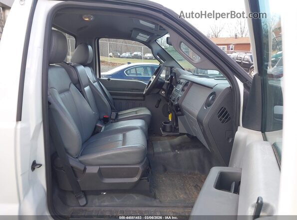 1FDBF2A63GEC54073 2016 FORD F-250 White Vista interior delantera