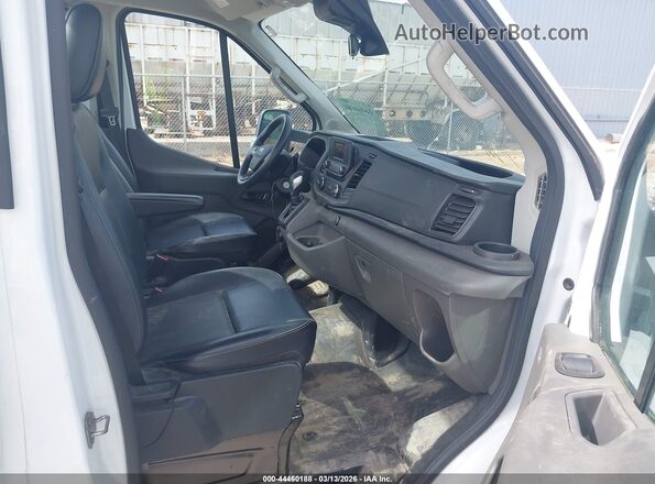 1FDBF6Z86NKA40268 2022 FORD TRANSIT-350 Белый Вид салона спереди