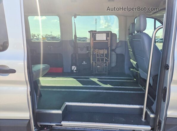 1FDZX2CM7KKB47240 2019 FORD TRANSIT White Widok wnętrza z tyłu