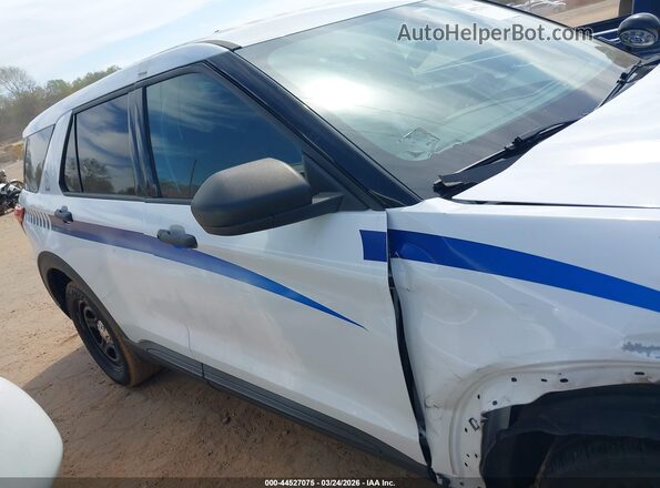 1FM5K8AB7NGA04023 2022 FORD POLICE INTERCEPTOR Белый Вид задней части салона