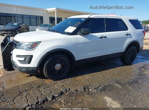 1FM5K8AR2JGA15874 2018 FORD POLICE INTERCEPTOR White Vista tres cuartos delantera izquierda