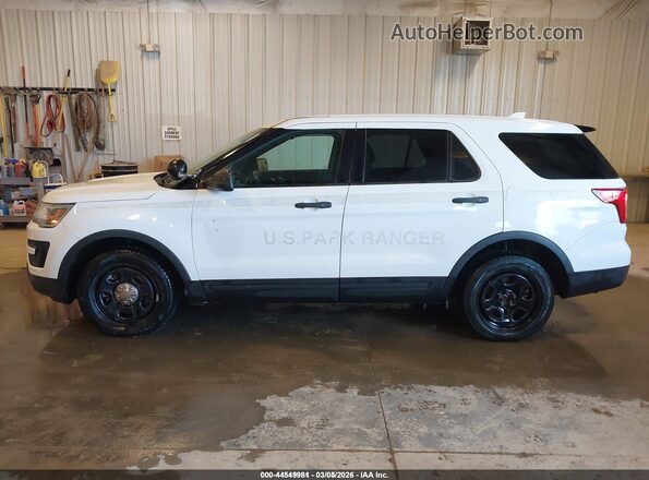 1FM5K8AR9GGC73382 2016 FORD UTILITY POLICE INTERCEPTOR Белый Панорамный вид салона 360°