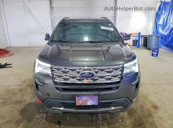 1FM5K8D82JGA31172 2018 FORD FORD EXPLORER Gray Widok z przodu
