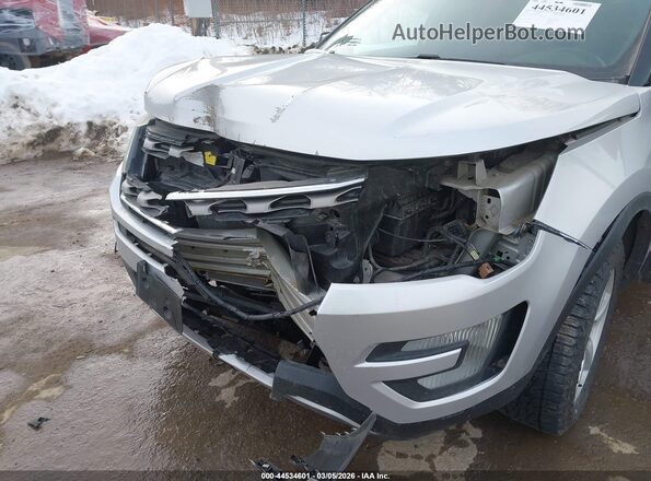 1FM5K8D86HGA52407 2017 FORD FORD EXPLORER Silver Widok z przodu