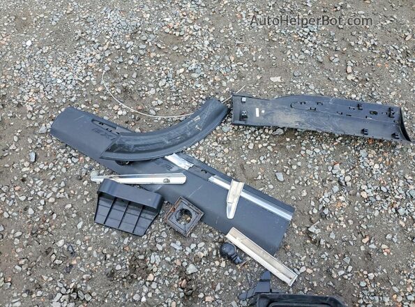 1FM5K8HC1RGA00666 2024 FORD FORD EXPLORER White Widok naklejki z numerem VIN