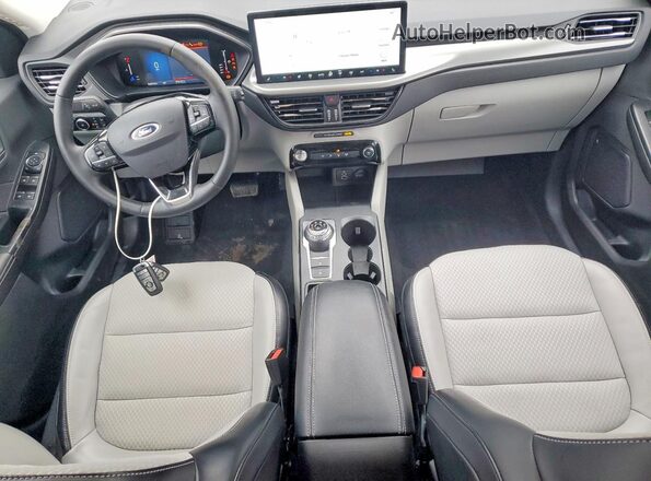 1FMCU0E18RUB13022 2024 FORD ESCAPE Синий Вид панели приборов