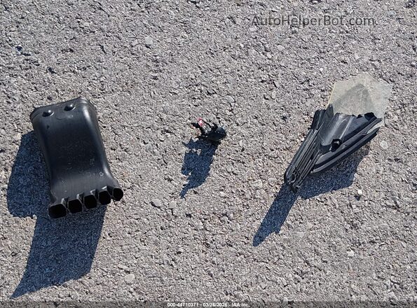 1FMCU0F72KUC53446 2019 FORD ESCAPE Серебряный Вид щитка приборов