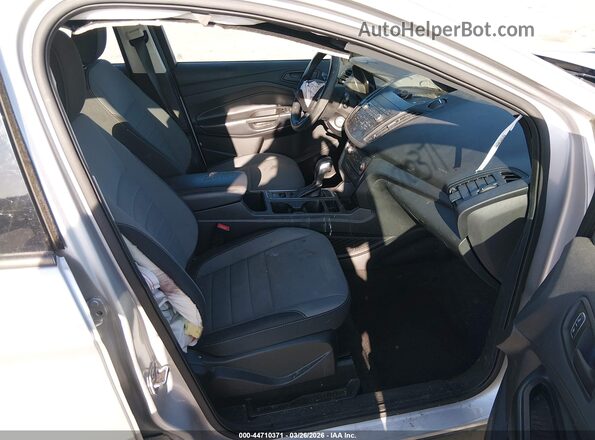 1FMCU0F72KUC53446 2019 FORD ESCAPE Серебряный Вид салона спереди