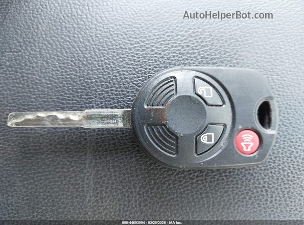 1FMCU0F73KUB14197 2019 FORD ESCAPE Белый Вид панели приборов