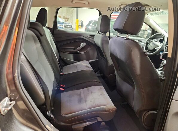 1FMCU0F75HUC39498 2017 FORD ESCAPE Серый Вид задних сидений
