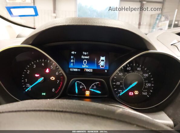 1FMCU0F7XHUE71899 2017 FORD ESCAPE White Widok tylnych siedzeń
