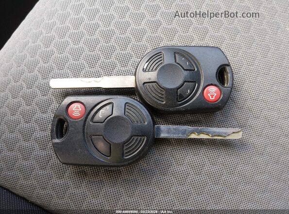 1FMCU0GD1HUD83683 2017 FORD ESCAPE Gray Vista del salpicadero