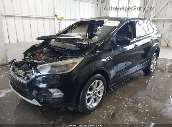 1FMCU0GD2HUA67645 2017 FORD ESCAPE Черный Передняя левая четверть