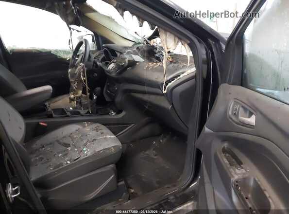 1FMCU0GD2HUA67645 2017 FORD ESCAPE Черный Вид салона спереди
