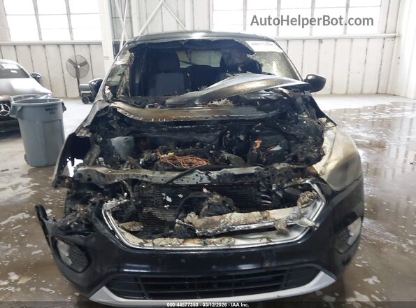 1FMCU0GD2HUA67645 2017 FORD ESCAPE Черный Вид спереди