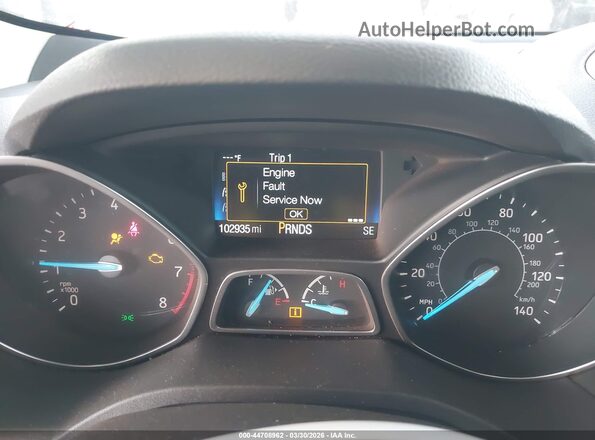 1FMCU0GD2HUE96686 2017 FORD ESCAPE White Widok tylnych siedzeń