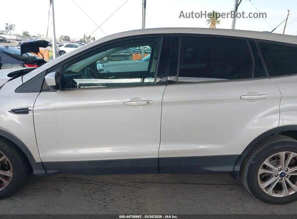 1FMCU0GD2HUE96686 2017 FORD ESCAPE White 