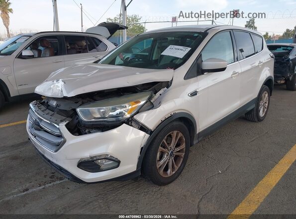 1FMCU0GD2HUE96686 2017 FORD ESCAPE White Przód lewy