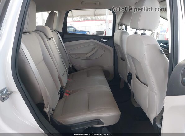 1FMCU0GD2HUE96686 2017 FORD ESCAPE White Widok naklejki z numerem VIN