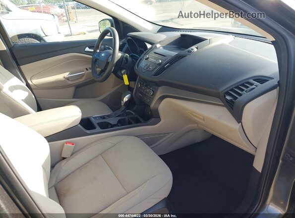 1FMCU0GD2JUD06603 2018 FORD ESCAPE Gray Front interior view