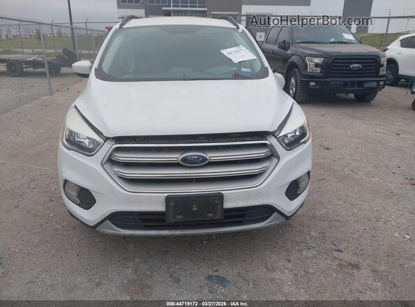 1FMCU0GD4JUD58783 2018 FORD ESCAPE White ხელსაწყოთა პანელის ხედი