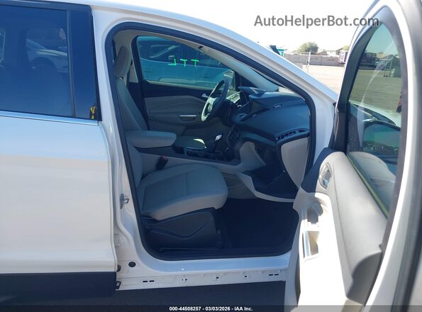 1FMCU0GD5KUB62563 2019 FORD ESCAPE White Front interior view