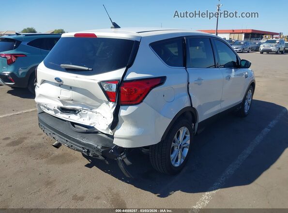 1FMCU0GD5KUB62563 2019 FORD ESCAPE White Front view