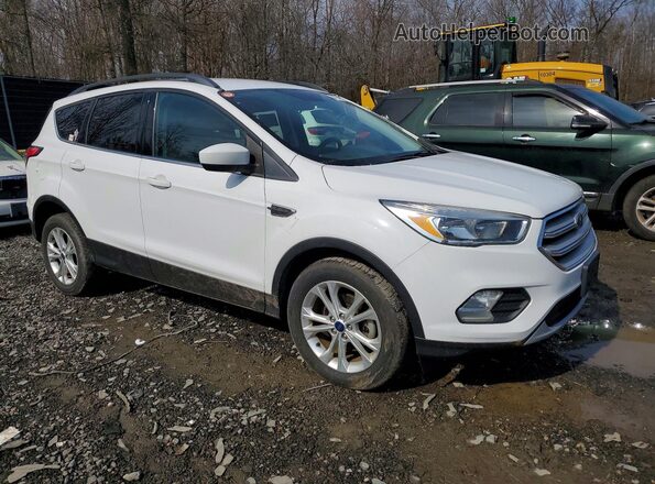 1FMCU0GD6JUA75995 2018 FORD ESCAPE Белый Передняя правая четверть