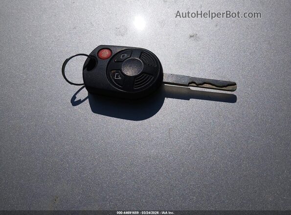 1FMCU0GD8HUC61676 2017 FORD ESCAPE Белый Вид панели приборов