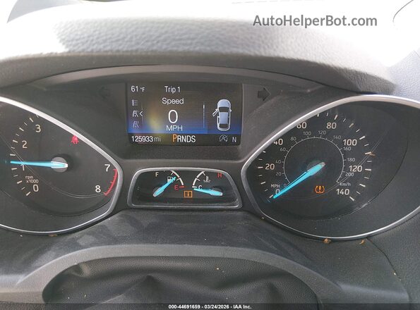 1FMCU0GD8HUC61676 2017 FORD ESCAPE Белый Вид задних сидений