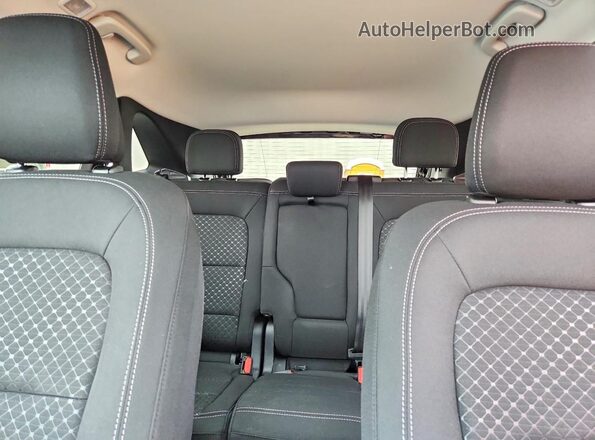 1FMCU0GN9TUA24809 2026 FORD ESCAPE Charcoal Widok tylnych siedzeń