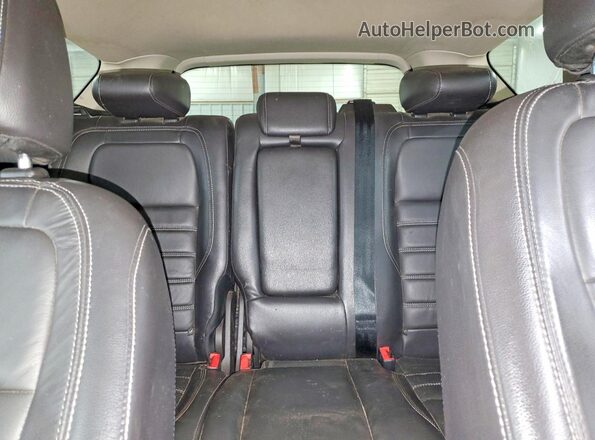 1FMCU0JD5HUD83694 2017 FORD ESCAPE Белый Вид задних сидений