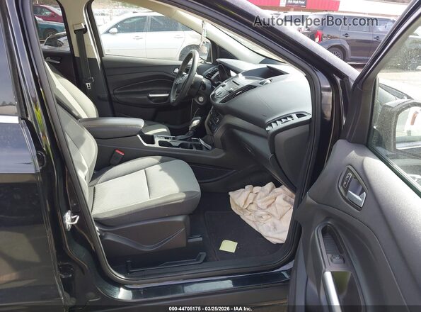 1FMCU9GD0JUC74612 2018 FORD ESCAPE Черный Вид салона спереди