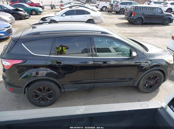 1FMCU9GD0JUC74612 2018 FORD ESCAPE Черный Вид задней части салона