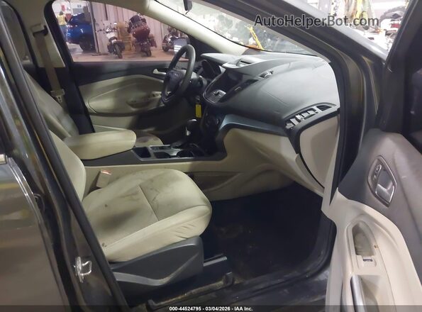 1FMCU9GD2HUC55263 2017 FORD ESCAPE Серый Вид салона спереди