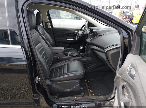 1FMCU9HD3KUB76447 2019 FORD ESCAPE Черный Вид салона спереди