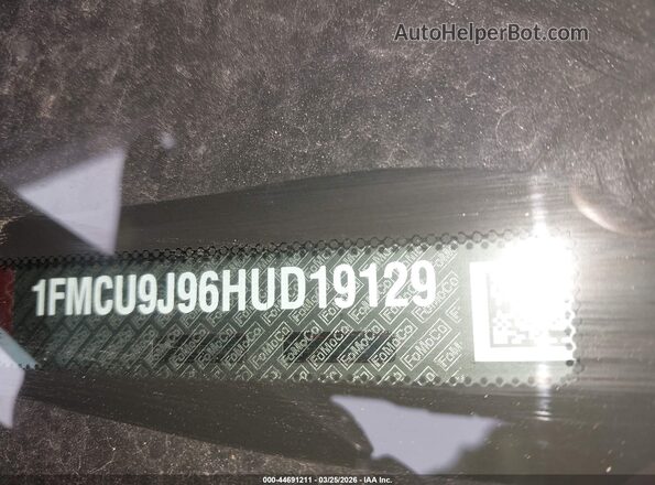 1FMCU9J96HUD19129 2017 FORD ESCAPE Красный Вид подкапотного пространства