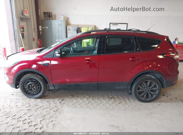 1FMCU9J96HUD19129 2017 FORD ESCAPE Красный Панорамный вид салона 360°