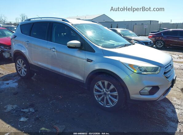 1FMCU9JD0HUC58249 2017 FORD ESCAPE Серебряный Передняя правая четверть