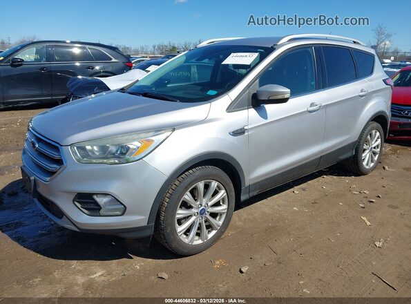 1FMCU9JD0HUC58249 2017 FORD ESCAPE Серебряный Передняя левая четверть