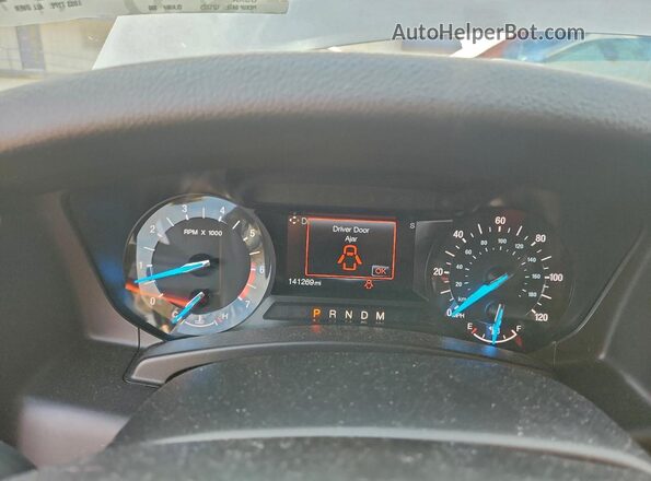 1FMJU1HT9HEA82821 2017 FORD EXPEDITION Silver Widok zestawu wskaźników