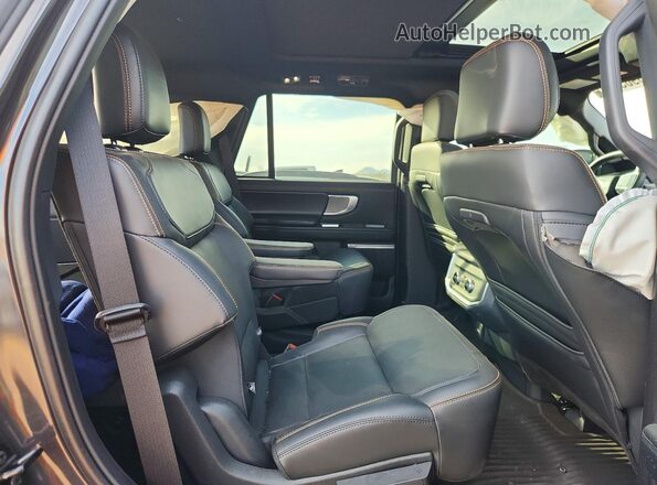 1FMJU1RG9SEA04533 2025 FORD EXPEDITION Charcoal Widok wnętrza z tyłu