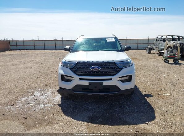 1FMSK7DH6MGA61065 2021 FORD FORD EXPLORER White Widok wnętrza z tyłu