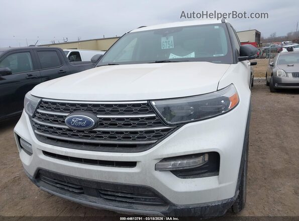 1FMSK8DH0NGC19925 2022 FORD FORD EXPLORER Белый Вид задней части салона