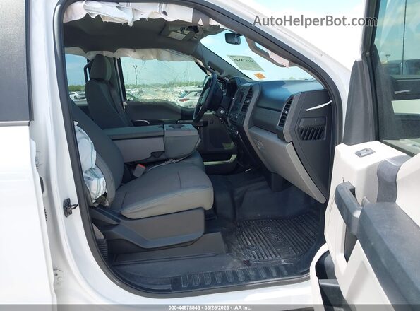 1FT7W2B60JEB73614 2018 FORD F-250 Белый Вид салона спереди