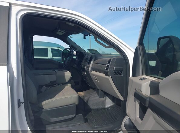 1FT7W2B61JEC59790 2018 FORD F-250 Белый Вид салона спереди