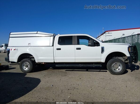 1FT7W2B63KEC70646 2019 FORD F-250 Белый Вид задней части салона