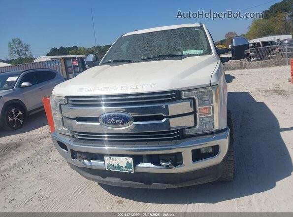 1FT7W2B65HEE53393 2017 FORD F-250 Белый Вид щитка приборов