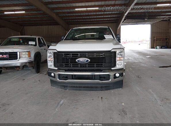 1FT7W2BA3REE02464 2024 FORD F-250 Белый Вид задней части салона